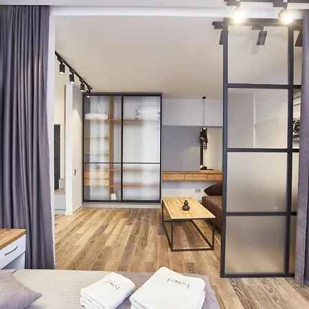 Board Apartment *