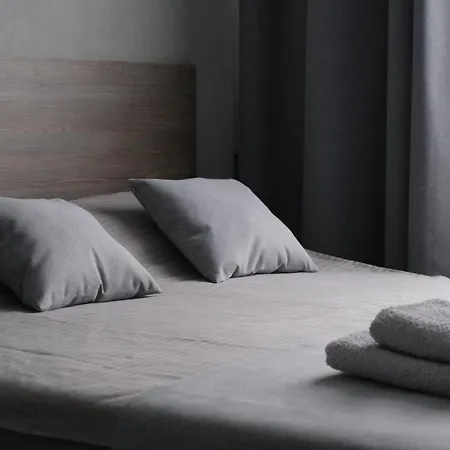 Board Apartment *