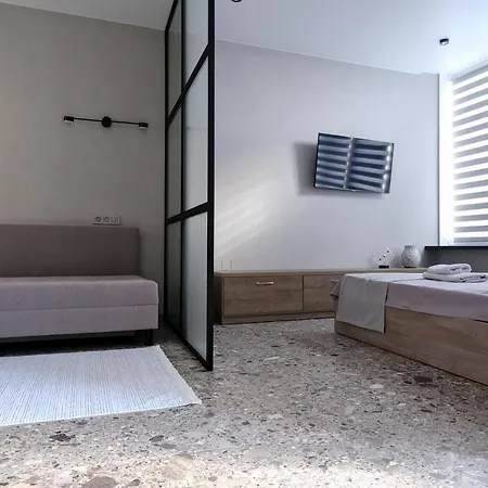 Board Apartment *
