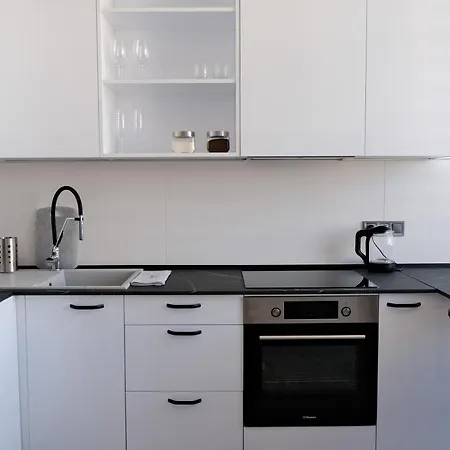 Board Apartment *